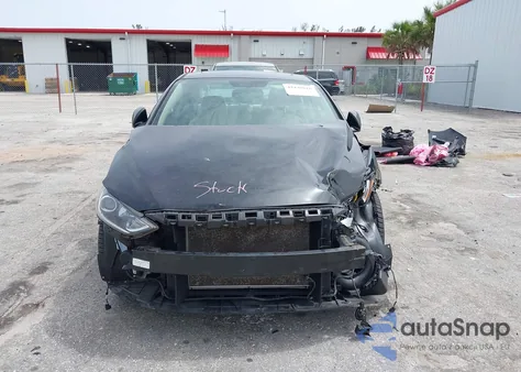 2018 Hyundai Elantra Value Edition z USA, uszkodzony, nr VIN 5NPD84LF1JH256833